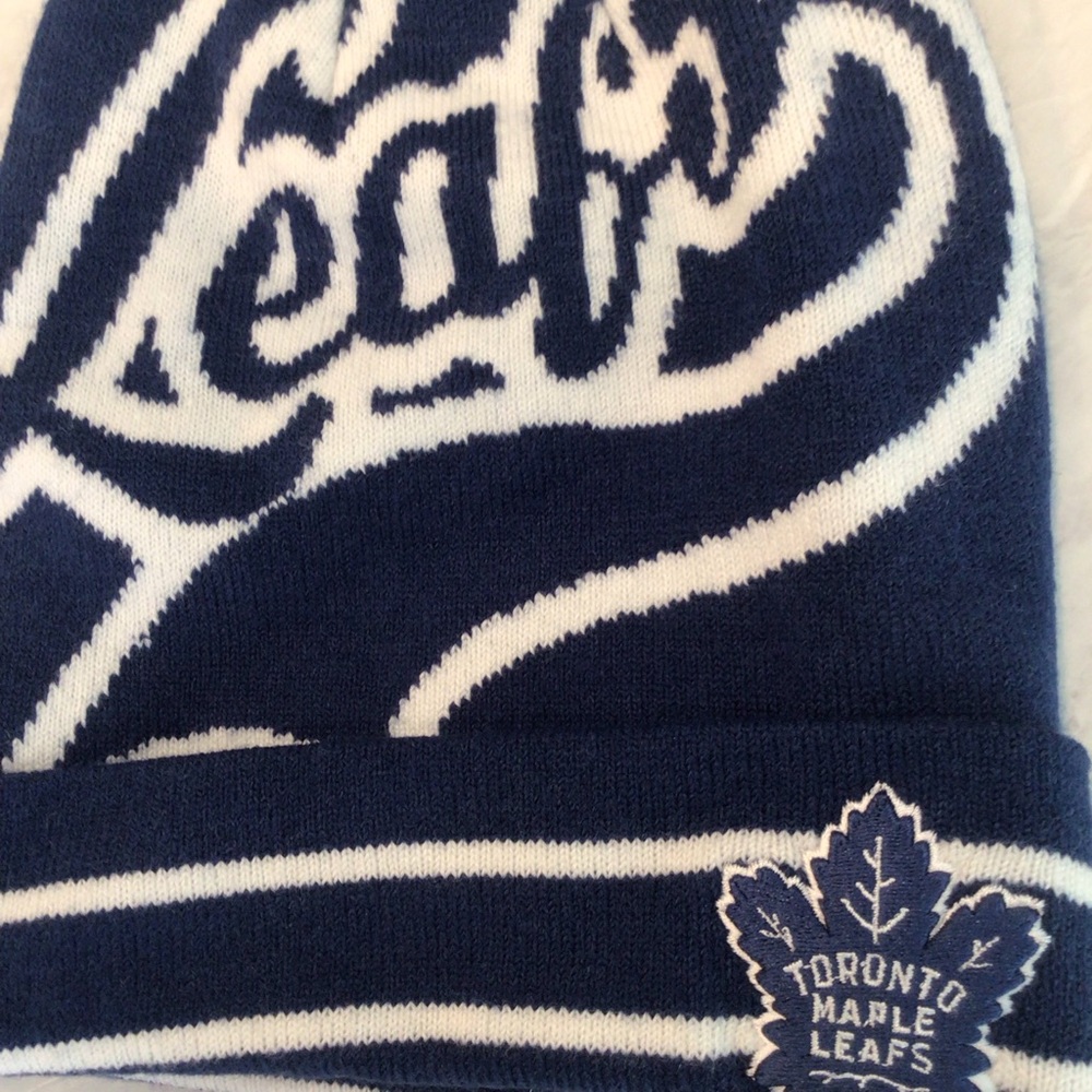 NHL Toronto Maple Leafs Beanie Hat. - Picture 4 of 8